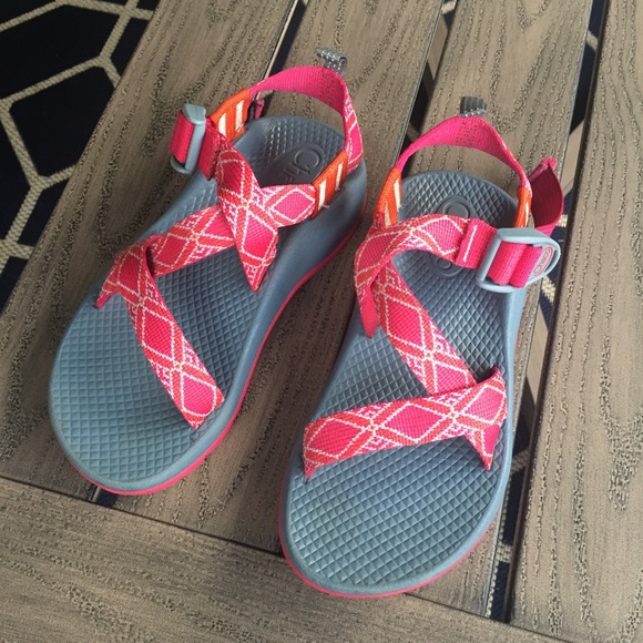 girls chacos size 1